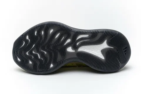 Yeezy Boost 380 Hylte Glow – photo 7