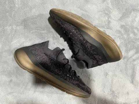 Yeezy Boost 380 Onyx – photo 5