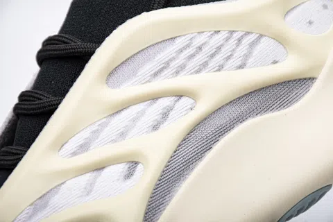 Yeezy 700 V3 Azael – photo 11