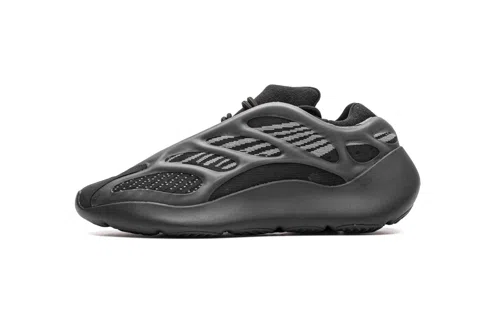 Yeezy 700 V3 Alvah