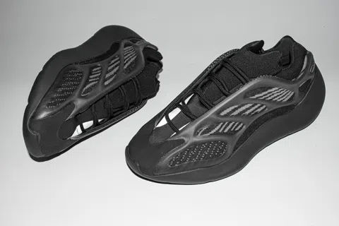 Yeezy 700 V3 Alvah – photo 5