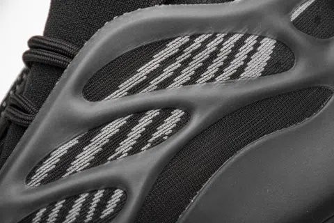 Yeezy 700 V3 Alvah – photo 12