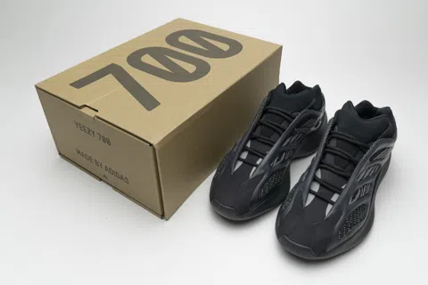 Yeezy 700 V3 Alvah – photo 11