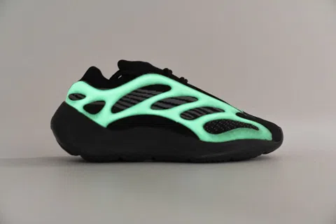 Yeezy 700 V3 Alvah – photo 3