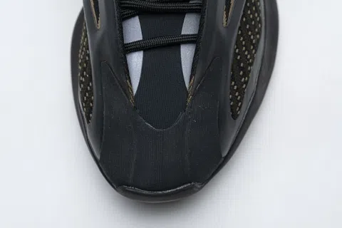Yeezy 700 V3 Eremiel – photo 9