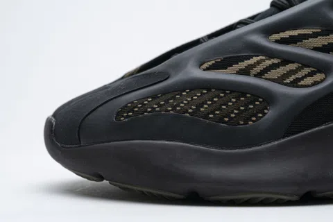 Yeezy 700 V3 Eremiel – photo 10
