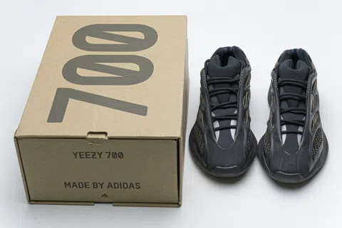 Yeezy 700 V3 Eremiel – photo 12