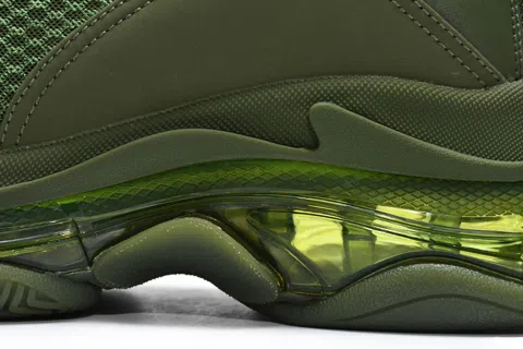 Balenciaga Triple S Clear Sole Olive – photo 10