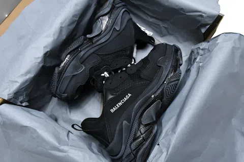 Balenciaga Triple S Clear Sole Triple Black – photo 12