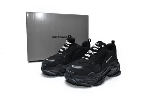 Balenciaga Triple S Clear Sole Triple Black – photo 11