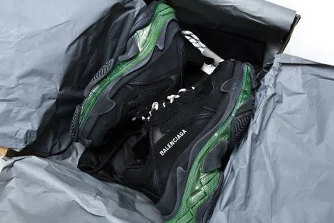 Balenciaga Triple S Clear Sole Black/Green – photo 12