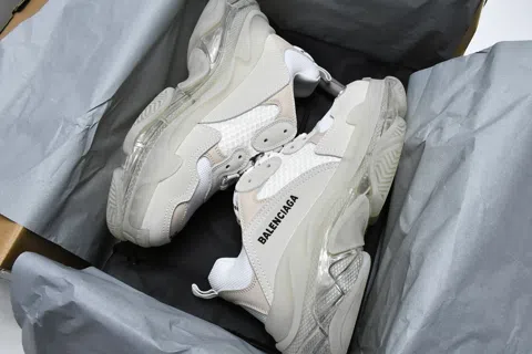 Balenciaga Triple S Clear Sole Triple White – photo 11