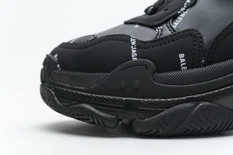Balenciaga Triple S Black – photo 10