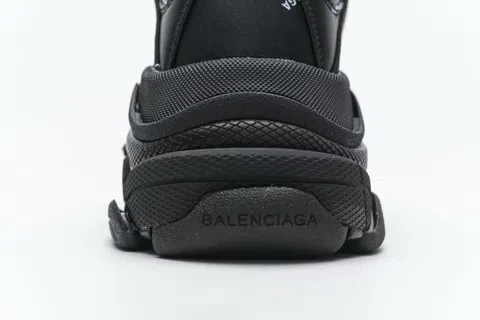 Balenciaga Triple S Black – photo 5