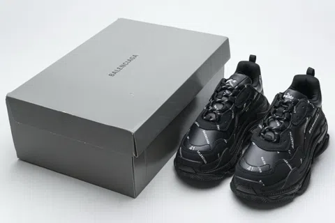Balenciaga Triple S Black – photo 11