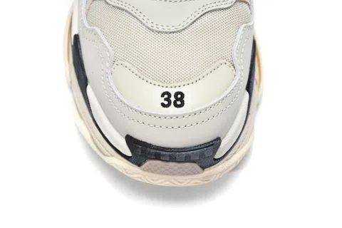 Balenciaga Triple S Vanilla – photo 8