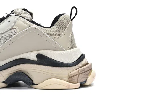 Balenciaga Triple S Vanilla – photo 3