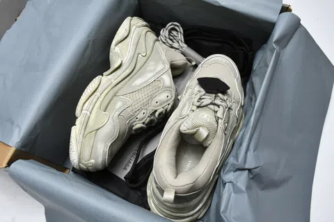 Balenciaga Triple S Grey – photo 11