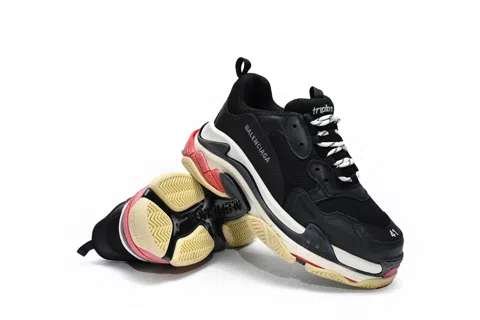Balenciaga Triple S Black/Red – photo 3