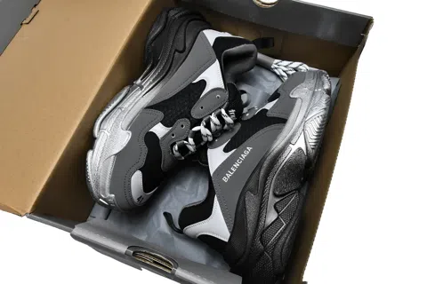 Balenciaga Triple S Grey – photo 12