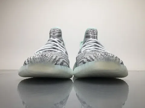 Yeezy Boost 350 V2 Blue Tint – photo 11
