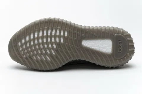 Yeezy Boost 350 V2 Beluga – photo 8