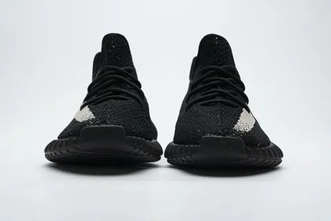 Yeezy Boost 350 V2 Black/White – photo 4