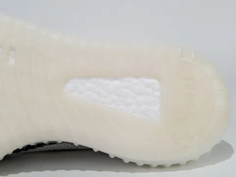 Yeezy Boost 350 V2 Zebra – photo 10
