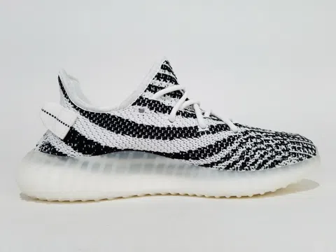 Yeezy Boost 350 V2 Zebra – photo 3