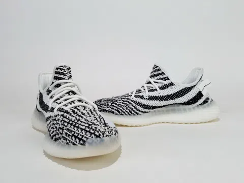 Yeezy Boost 350 V2 Zebra – photo 6