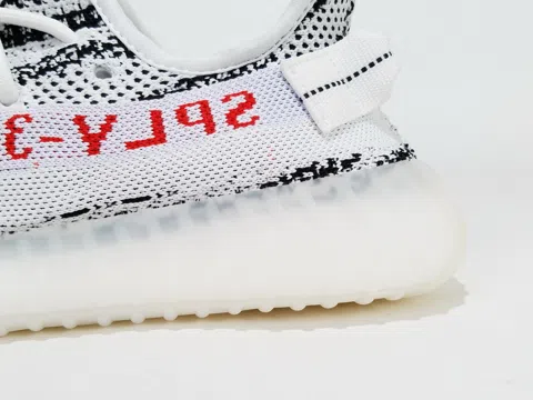Yeezy Boost 350 V2 Zebra – photo 12