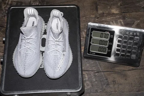 Yeezy Boost 350 Static Reflective – photo 12