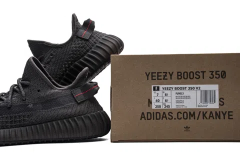 Yeezy Boost 350 V2 Black – photo 11