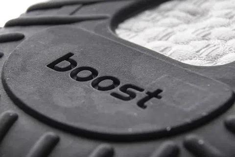 Yeezy Boost 350 V2 Black – photo 8