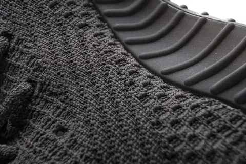 Yeezy Boost 350 V2 Black – photo 10