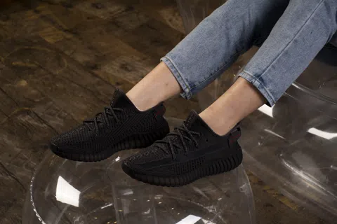 Yeezy Boost 350 Black – photo 7