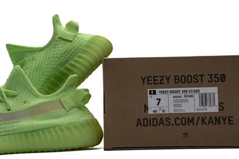 Yeezy Boost 350 V2 Glow In The Dark – photo 11