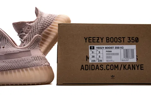 Yeezy Boost 350 Synth Reflective – photo 11