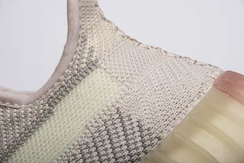 Yeezy Boost 350 Citrin Reflective – photo 11