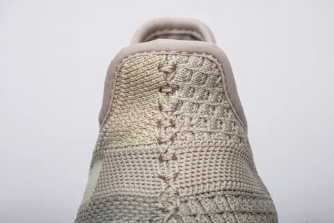 Yeezy Boost 350 Citrin – photo 11