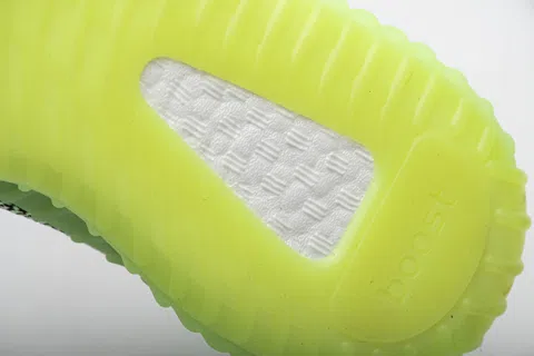 Yeezy Boost 350 V2 Yeezreel – photo 9