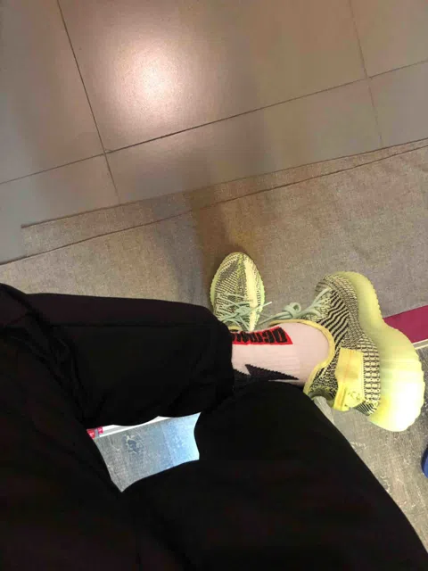 Yeezy Boost 350 V2 Yeezreel – photo 4