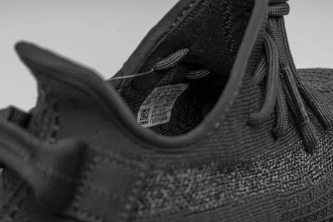 Yeezy Boost 350 V2 Cinder – photo 10