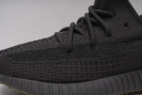Yeezy Boost 350 V2 Cinder – photo 9