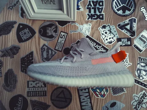Yeezy Boost 350 V2 Tail Light – photo 3