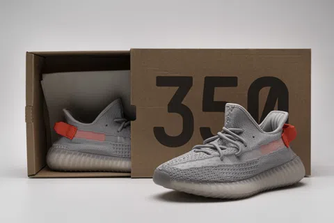 Yeezy Boost 350 V2 Tail Light – photo 12