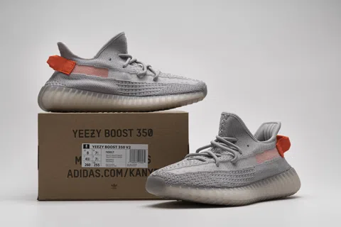 Yeezy Boost 350 V2 Tail Light – photo 11