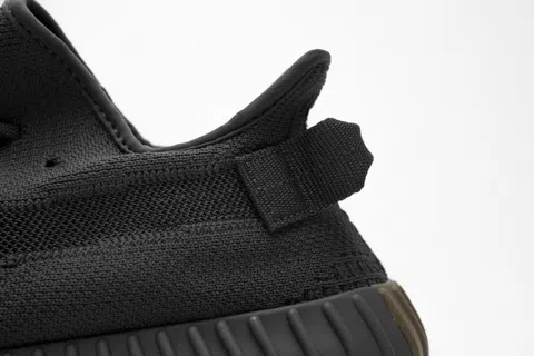 Yeezy Boost 350 V2 Cinder – photo 9