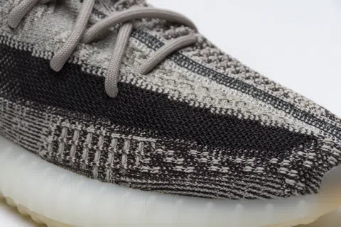 Yeezy Boost 350 V2 Zyon – photo 10
