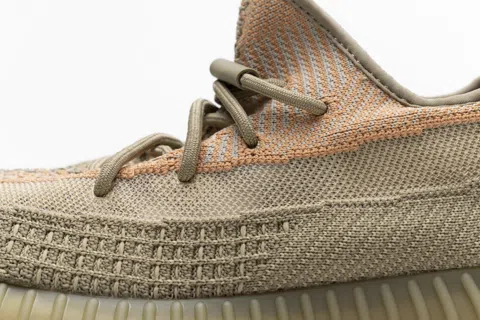 Yeezy Boost 350 V2 Eliada – photo 10